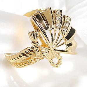 末広がりな扇子形リング